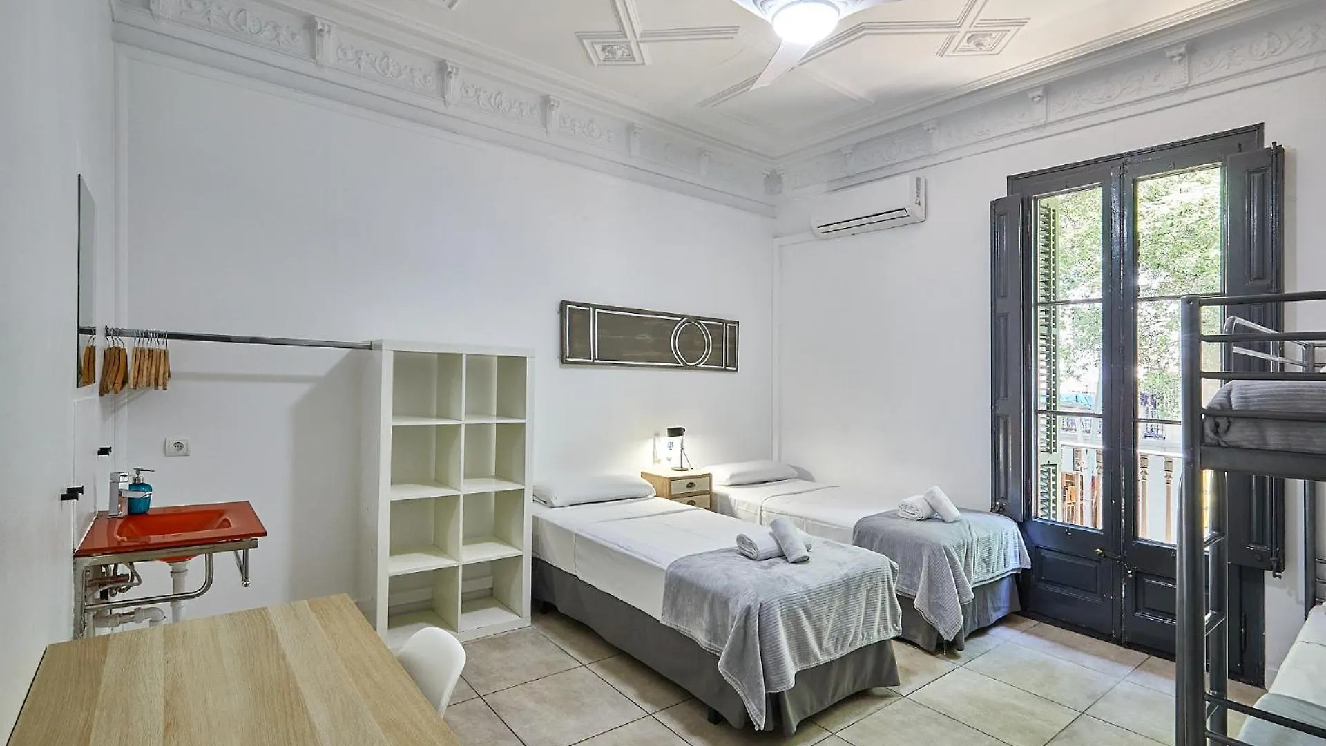 Ella Hostel Gran Via Barcelona 2*,