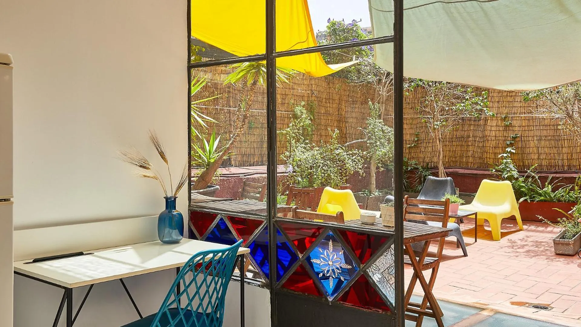 Guest house Ella Hostel Gran Via Barcelona