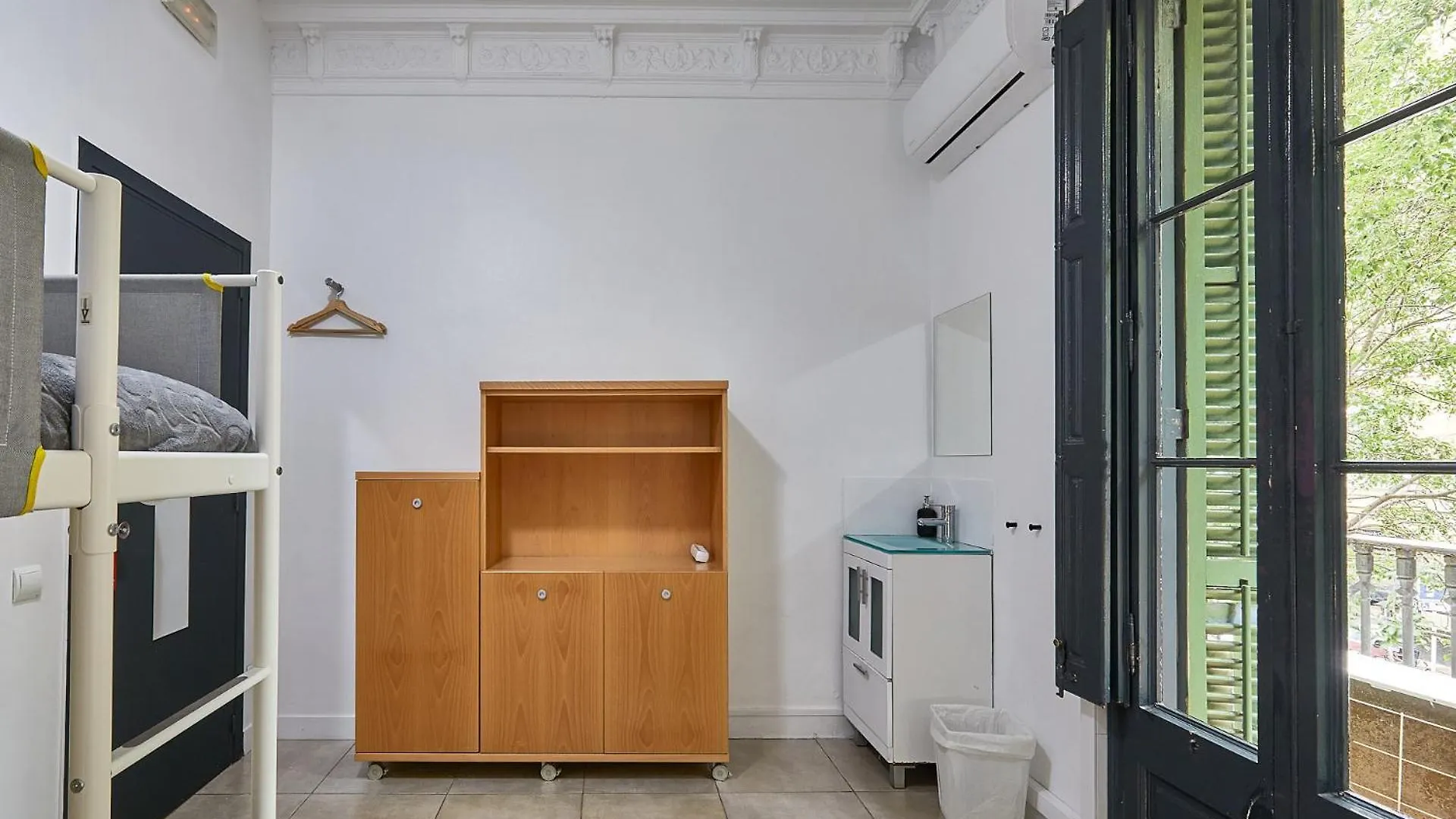 Ella Hostel Gran Via Barcelona