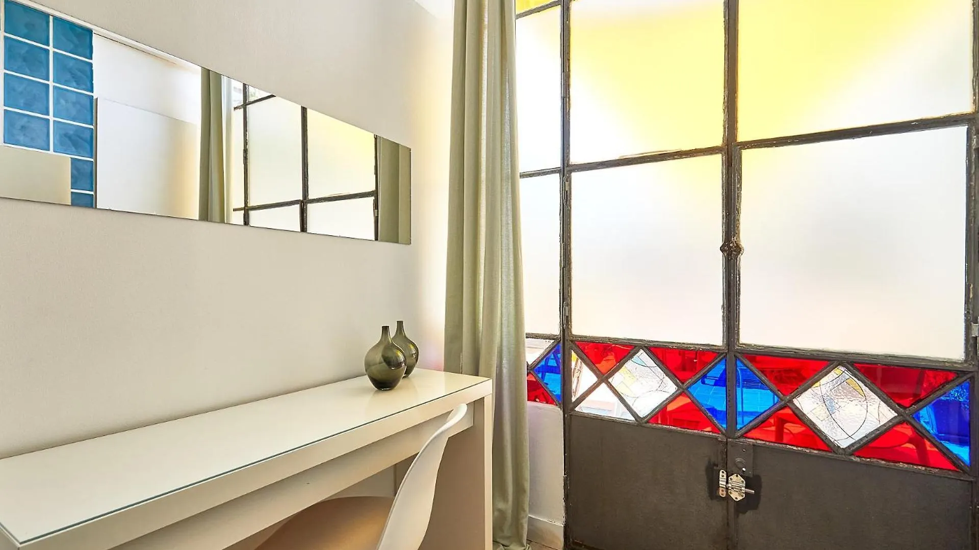 Ella Hostel Gran Via Barcelona Guest house