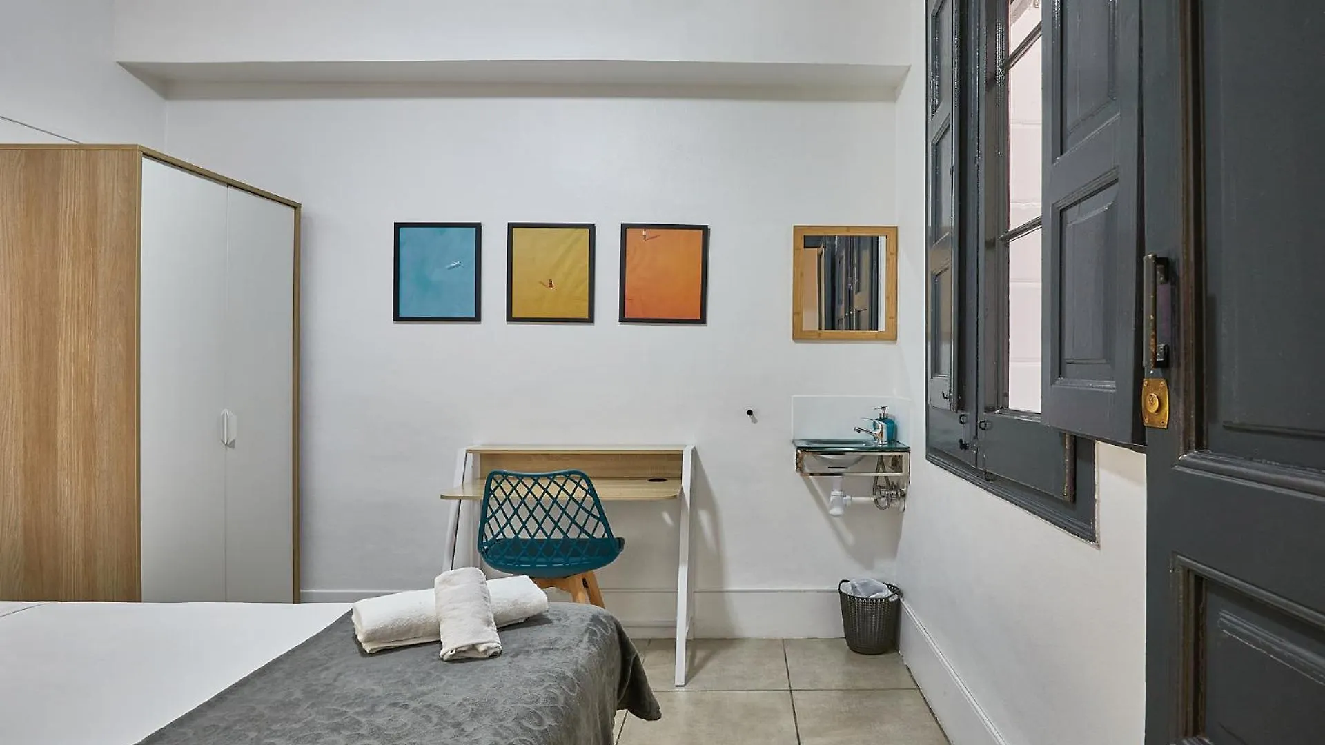 Ella Hostel Gran Via Barcelona Spain