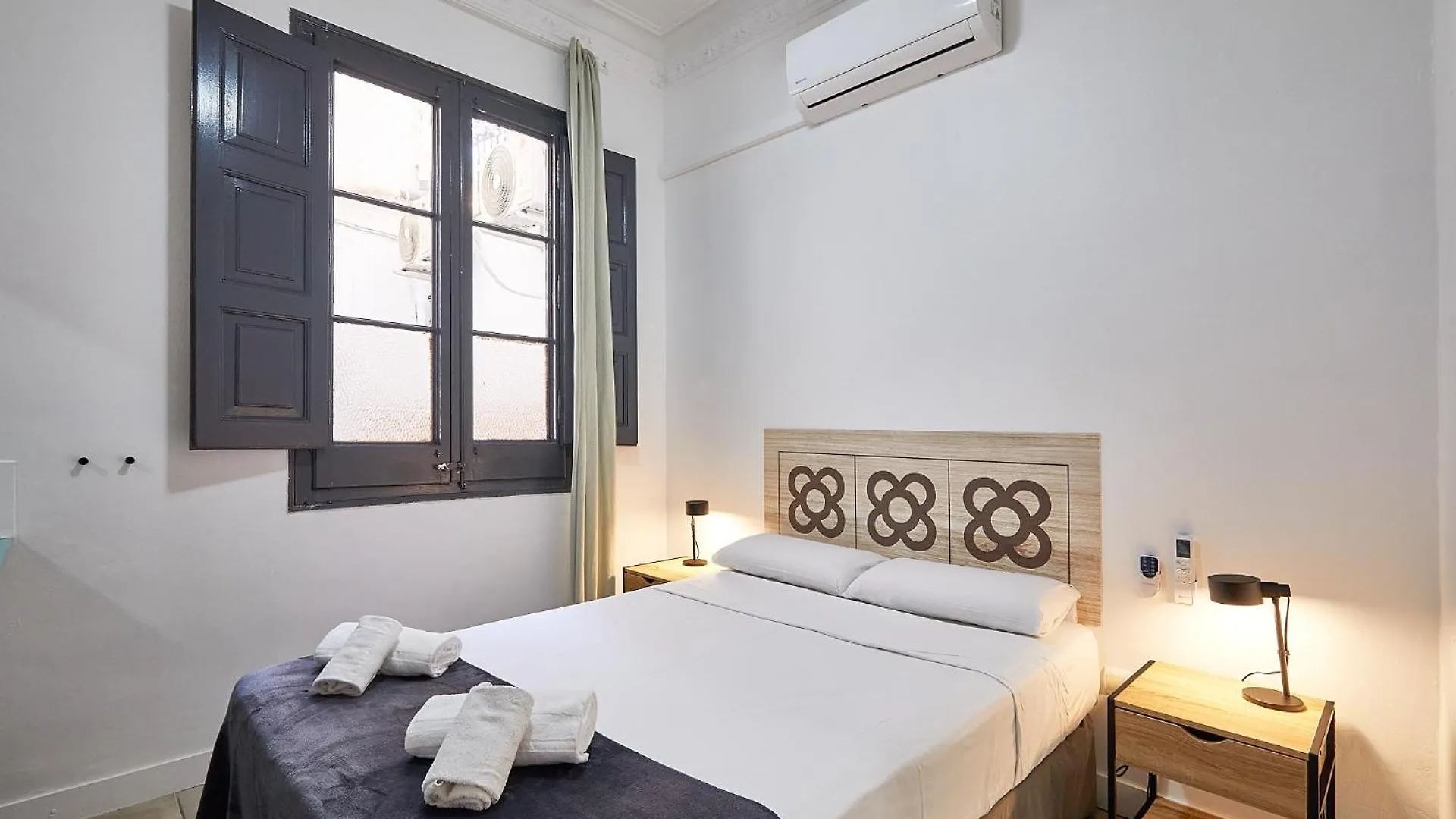 Ella Hostel Gran Via Barcelona 2*,