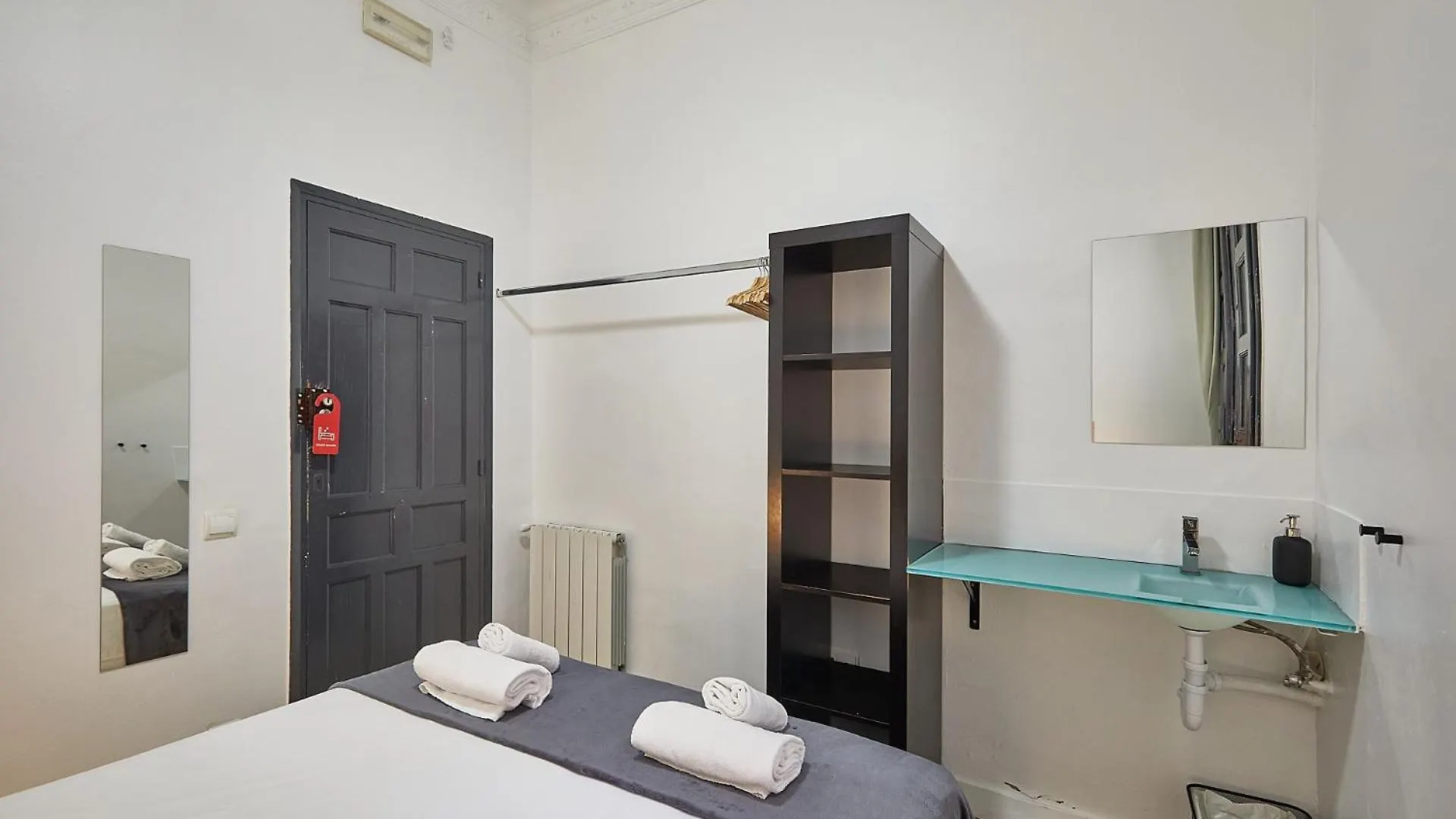 Ella Hostel Gran Via Barcelona