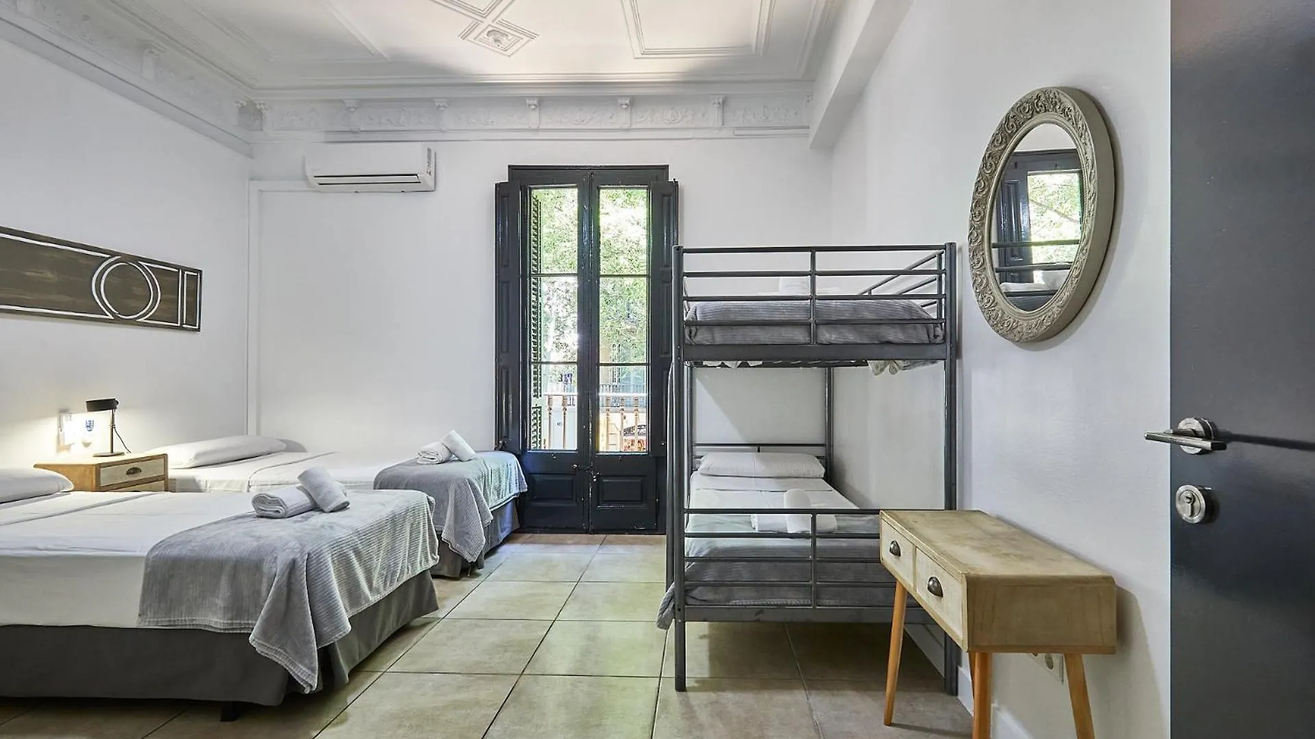 Ella Hostel Gran Via Barcelona 2*,  Spain