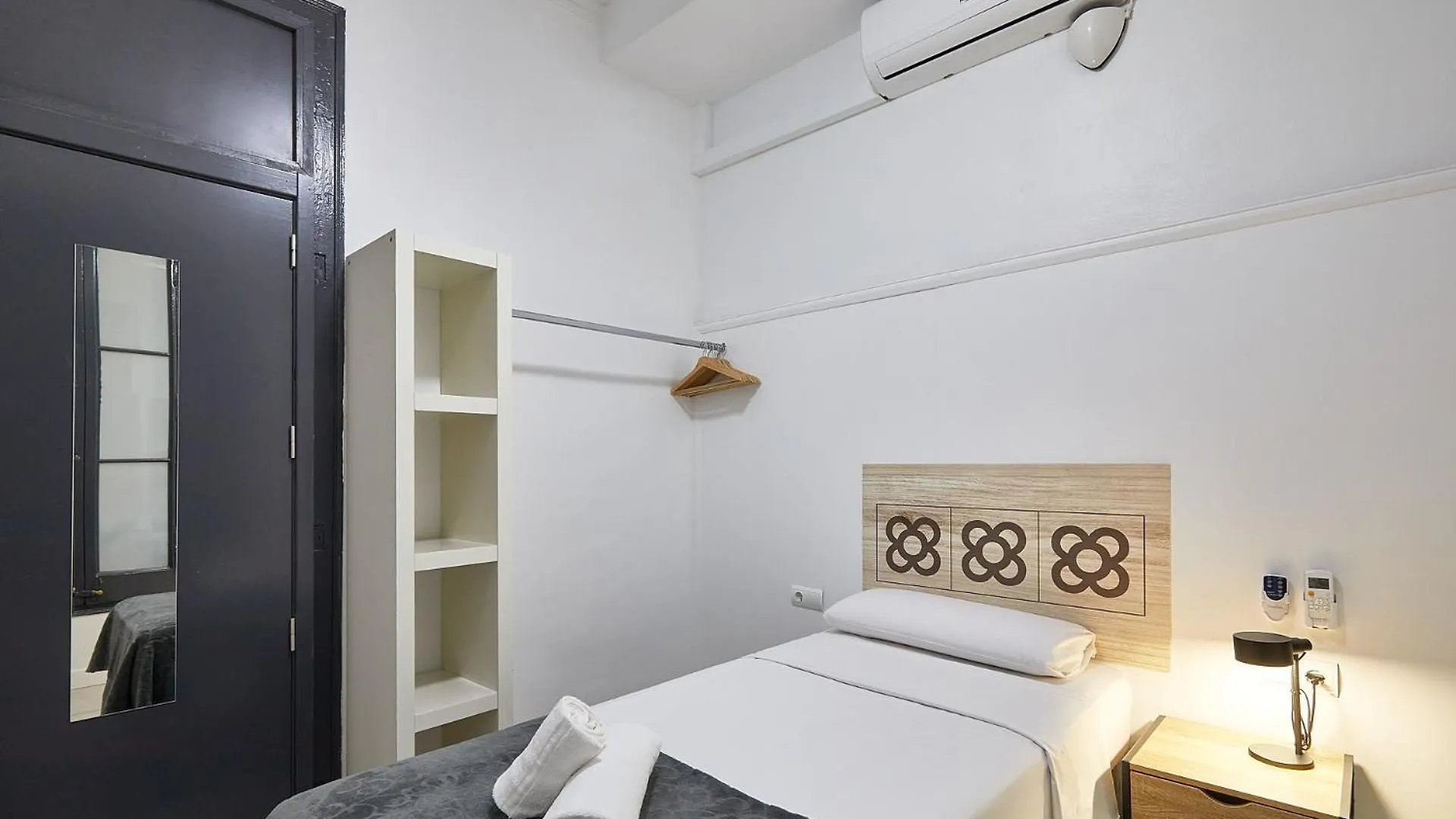 Ella Hostel Gran Via Barcelona