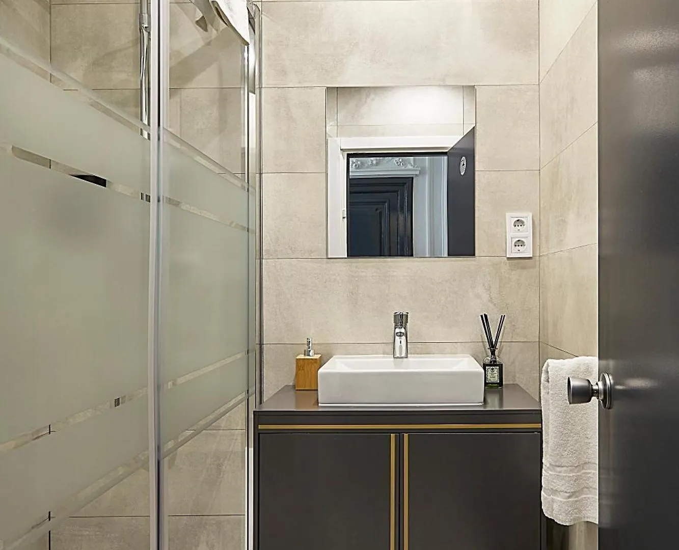 Ella Hostel Gran Via برشلونة 2*,