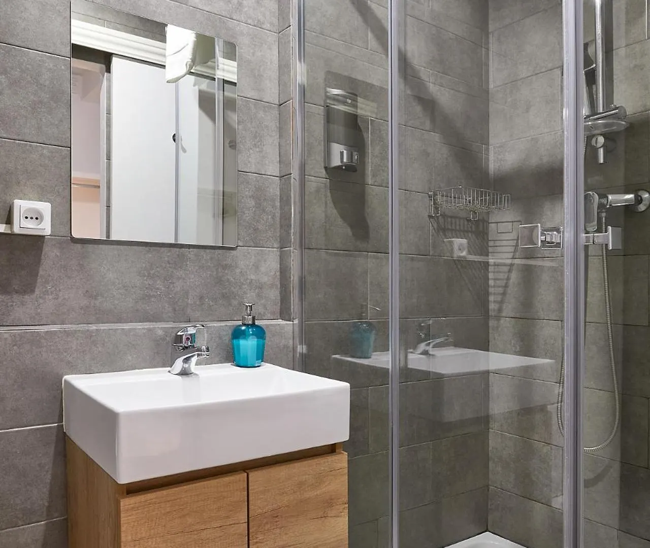 Ella Hostel Gran Via Barcelona 2*,