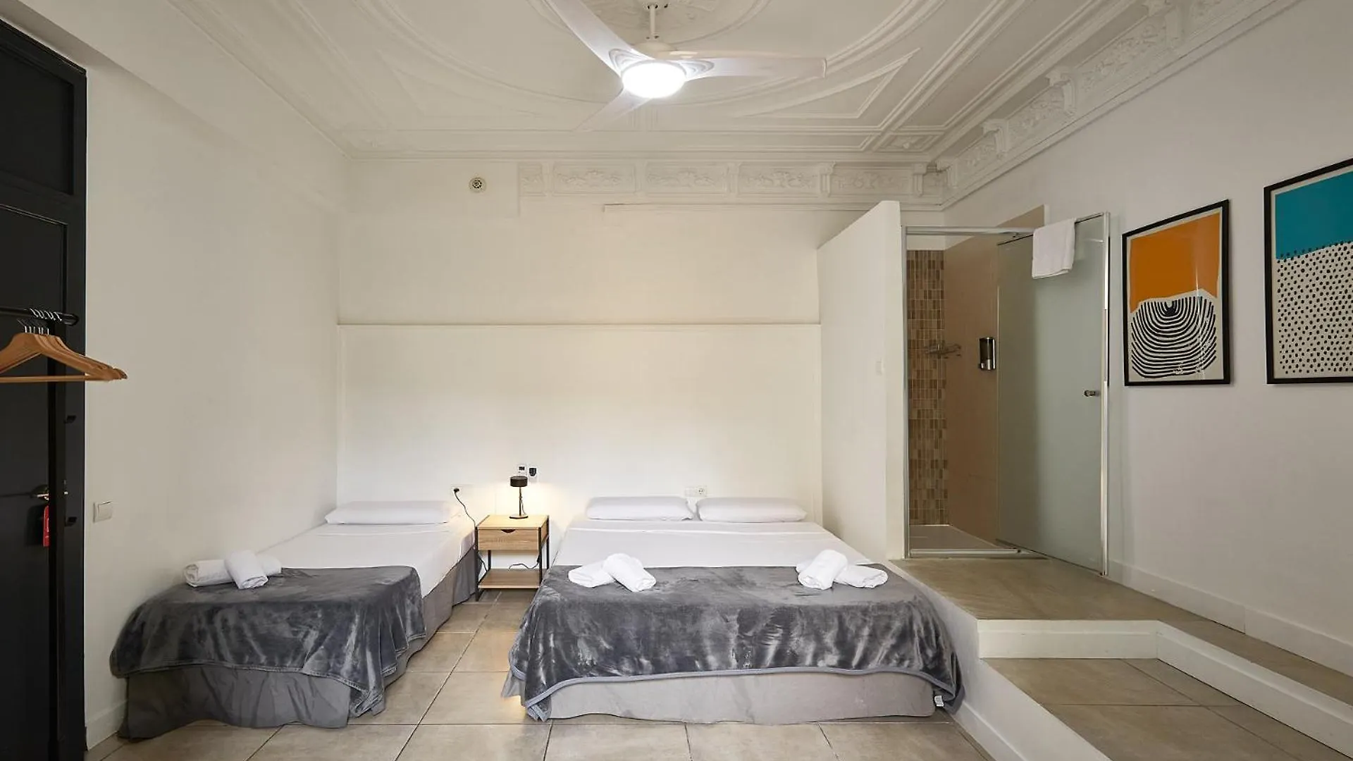Ella Hostel Gran Via Barcelona 2*,