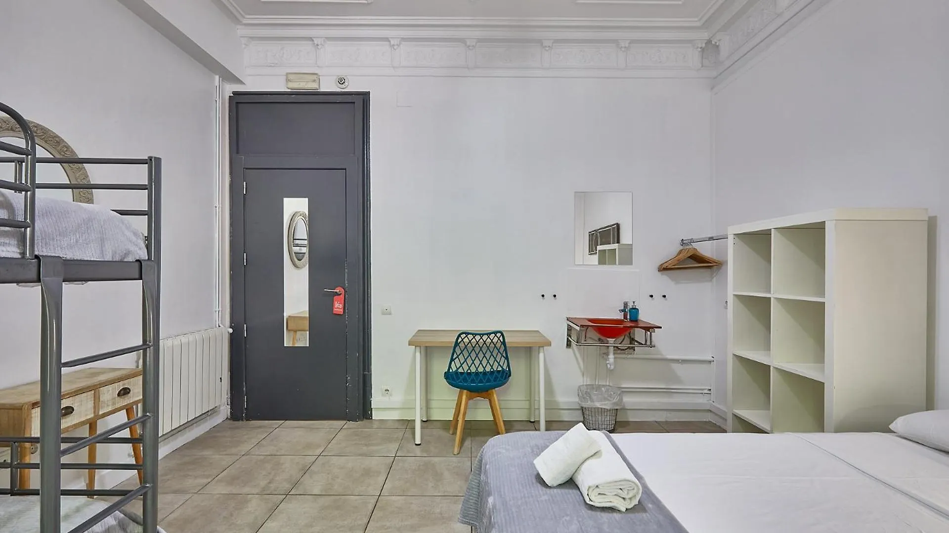 Ella Hostel Gran Via Barcelona 2*,